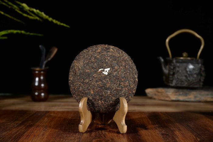 2018 Yunnan Sourcing "Lucy" Ripe Pu-erh Tea Cake | Yunnan Sourcing Tea Shop