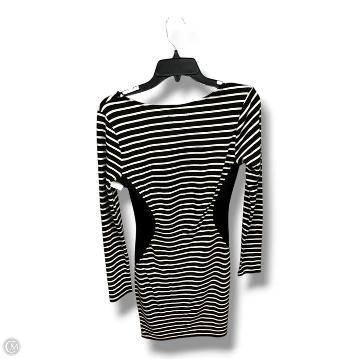 Dress Casual Short By Velvet By Graham & Spencer In Striped Pattern, Size: S