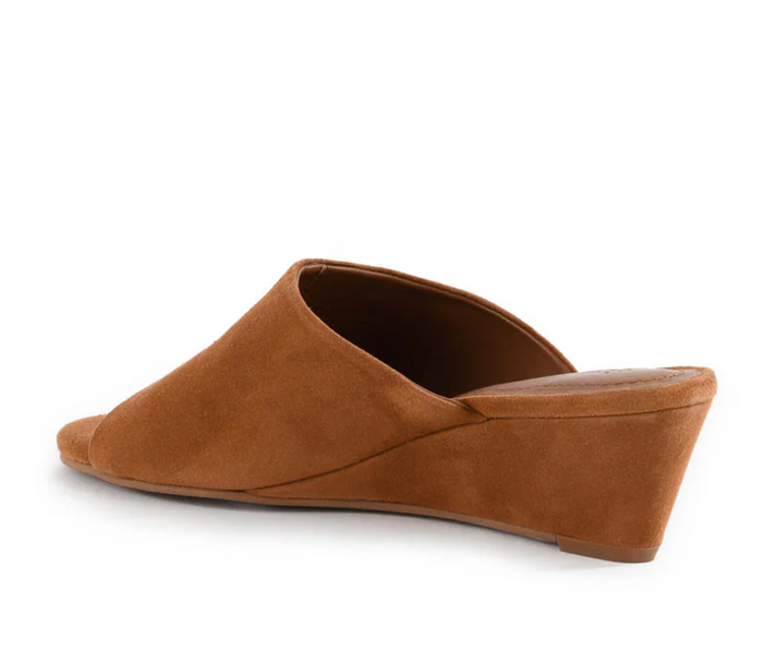 Isn't She Lovely Wedge