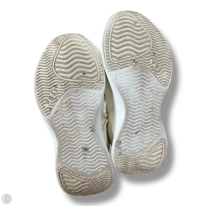 Shoes Athletic By Clothes Mentor In Ivory, Size: 8