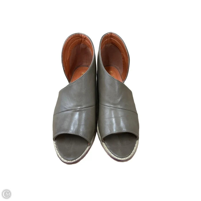 Shoes Flats By Clothes Mentor In Green, Size: 6
