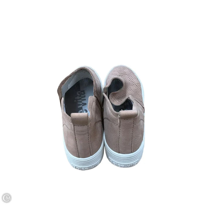 Shoes Flats By Dolce Vita In Tan & White, Size: 6.5
