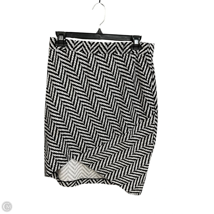 Skirt Mini & Short By Pleione In Chevron Pattern, Size: M