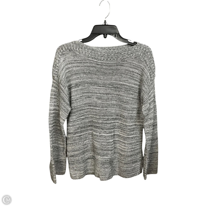 Top Long Sleeve By Croft And Barrow In Grey & White, Size: M