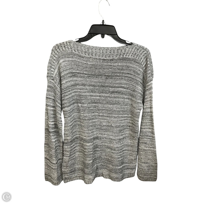 Top Long Sleeve By Croft And Barrow In Grey & White, Size: M