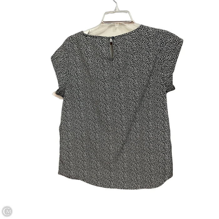 Top Sleeveless By Chicos In Black & White, Size: M